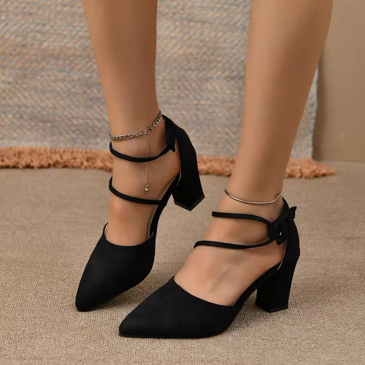 Moon Noir Elegance Black Pointed Heel